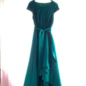 Shelby Nites Peppergreen Formal Gown